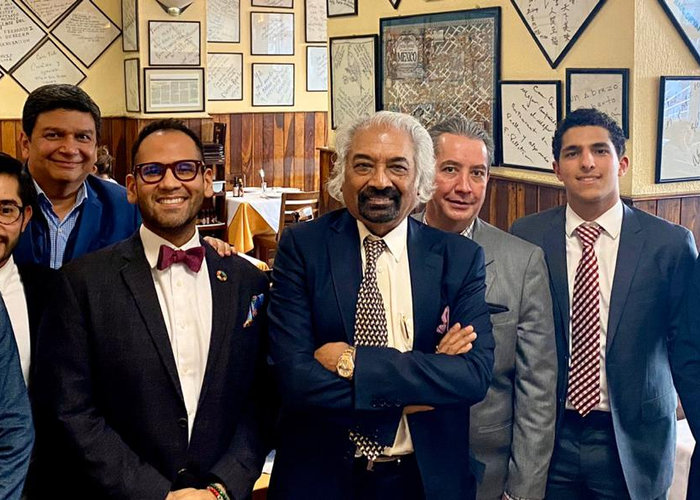 Con Sam Pitroda